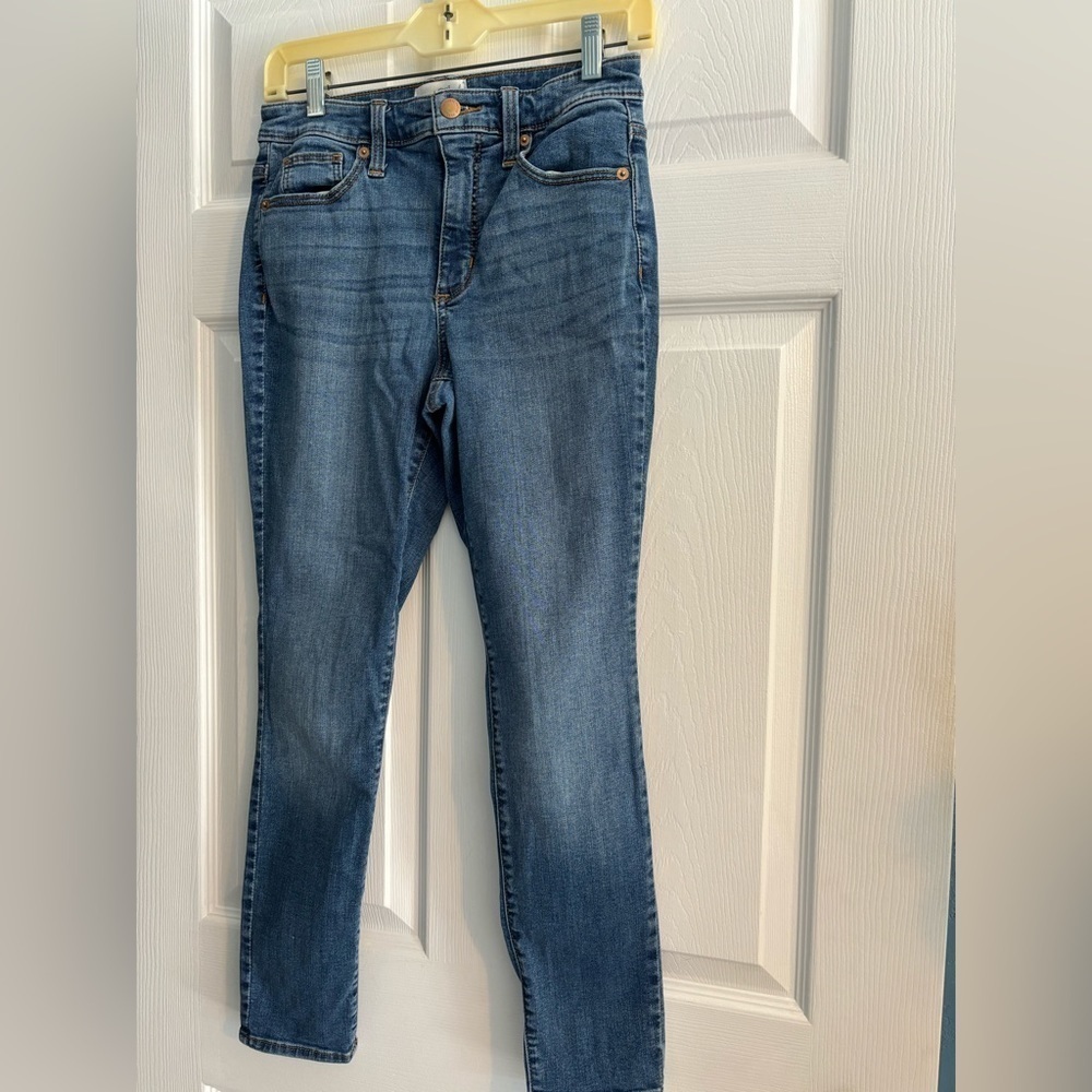 One by OneTeaspoon Crop Skinny Jeans. Sz 25 Zipper on lower leg